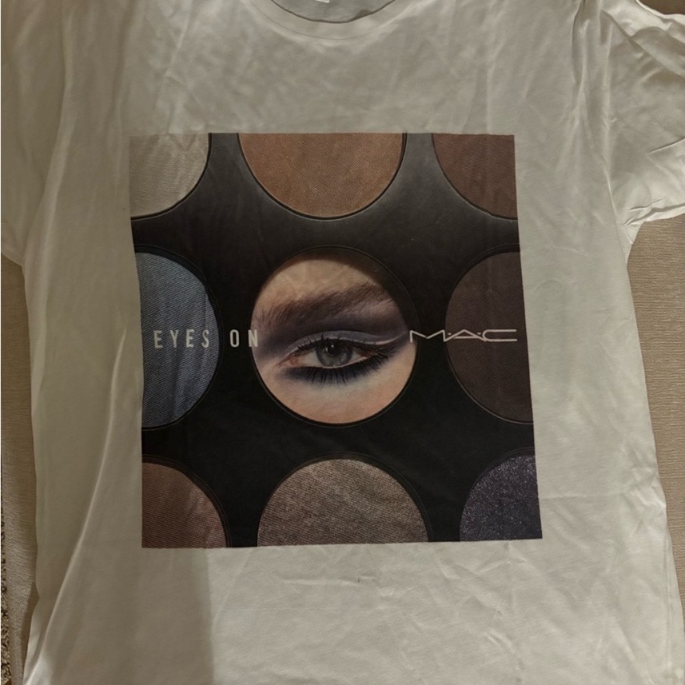10 Mac cosmetics employee shirts all bundled - Picture 3 of 10